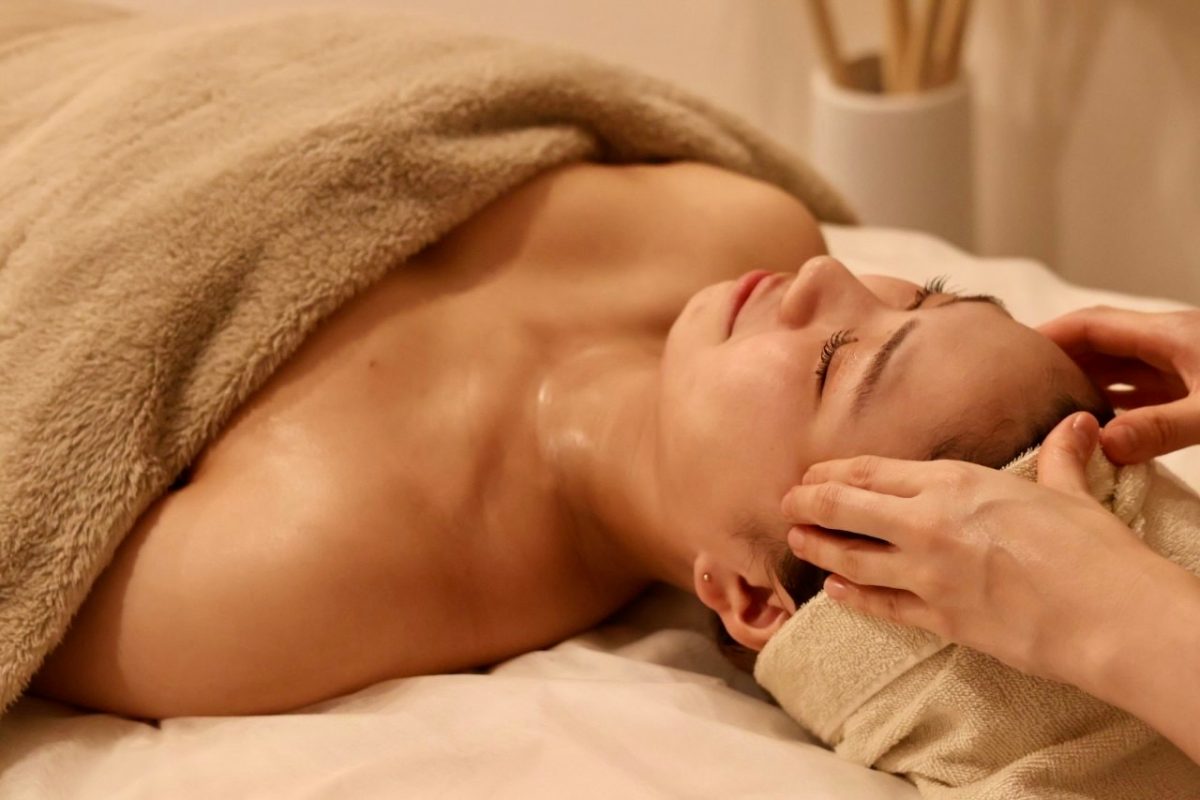 Esthetic Salon MillS博多店 小顔＆肩甲骨デコルテ筋膜リリース