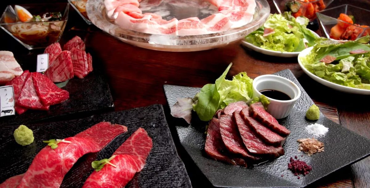肉ビストロ まえだ 【こぶ黒コース】岩中豚や黒毛和牛赤身肉2種食べ比べ、塊肉グリル